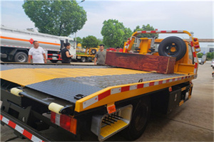 杨浦区附近拖车电话号码服务